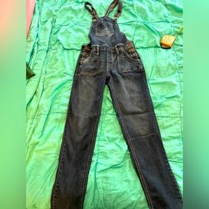 Girls bib overalls denim. Adjustable straps.